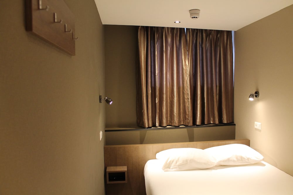 Double Room (basement) photo 1
