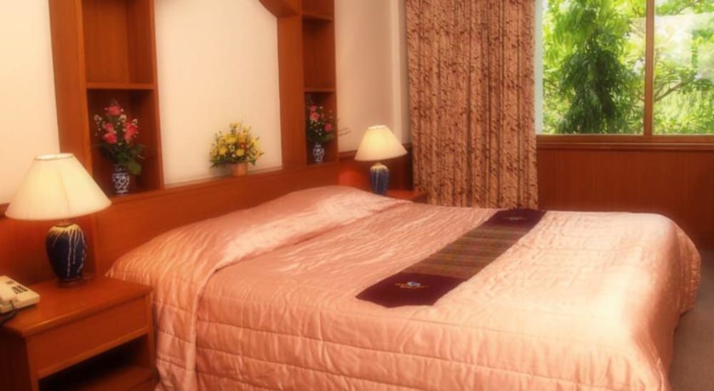 Suite - Photo 1