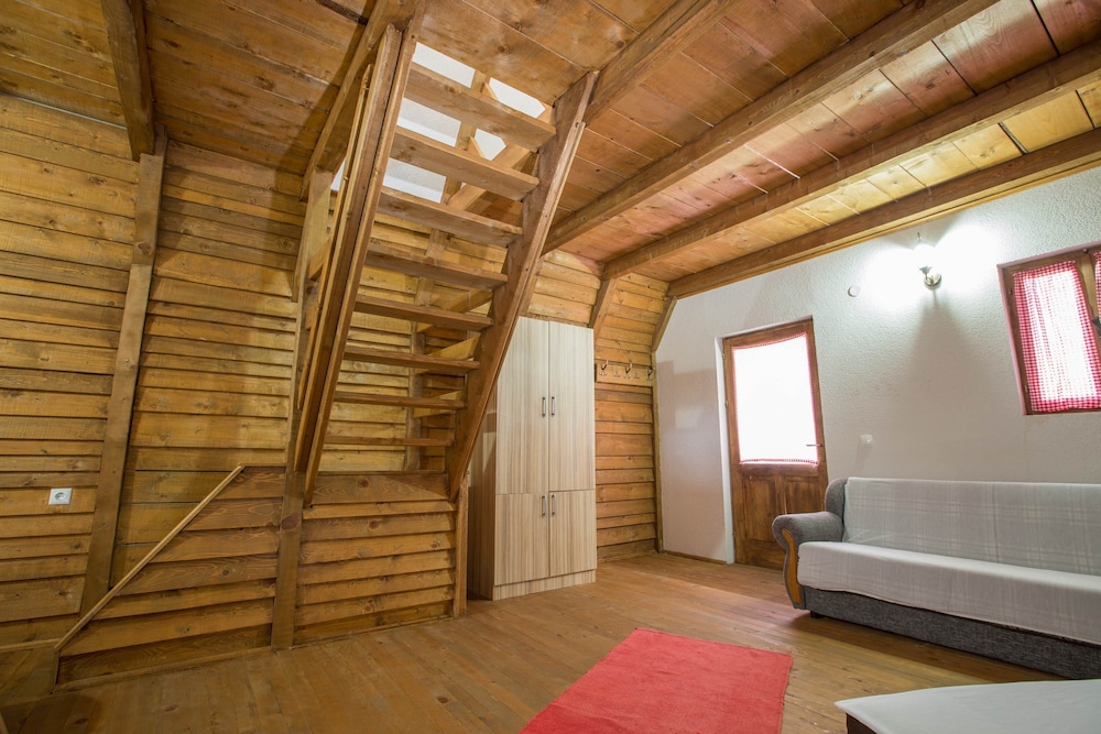 Family Chalet photo 1