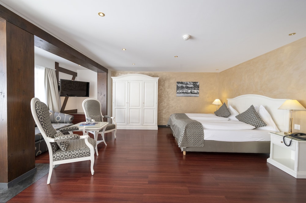 Seiler Suite with Balcony photo 2