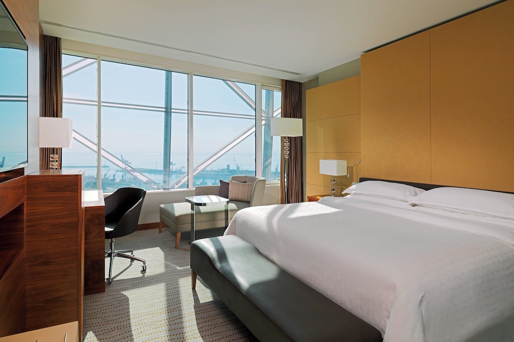 Club Room, 1 King Bed photo 1