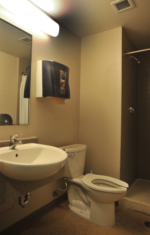 Single Room, Shared Bathroom photo 2