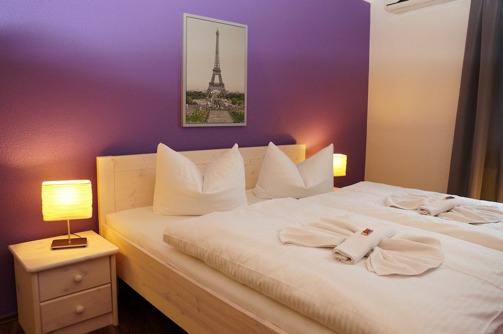 Economy Twin Room - Photo 3