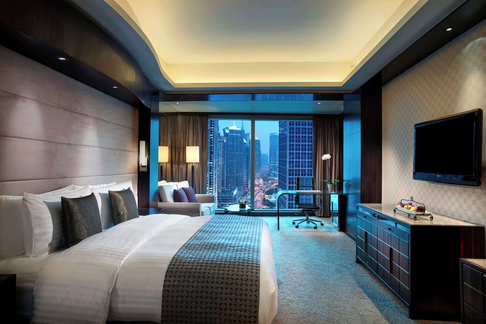Grand Skyline View King Room