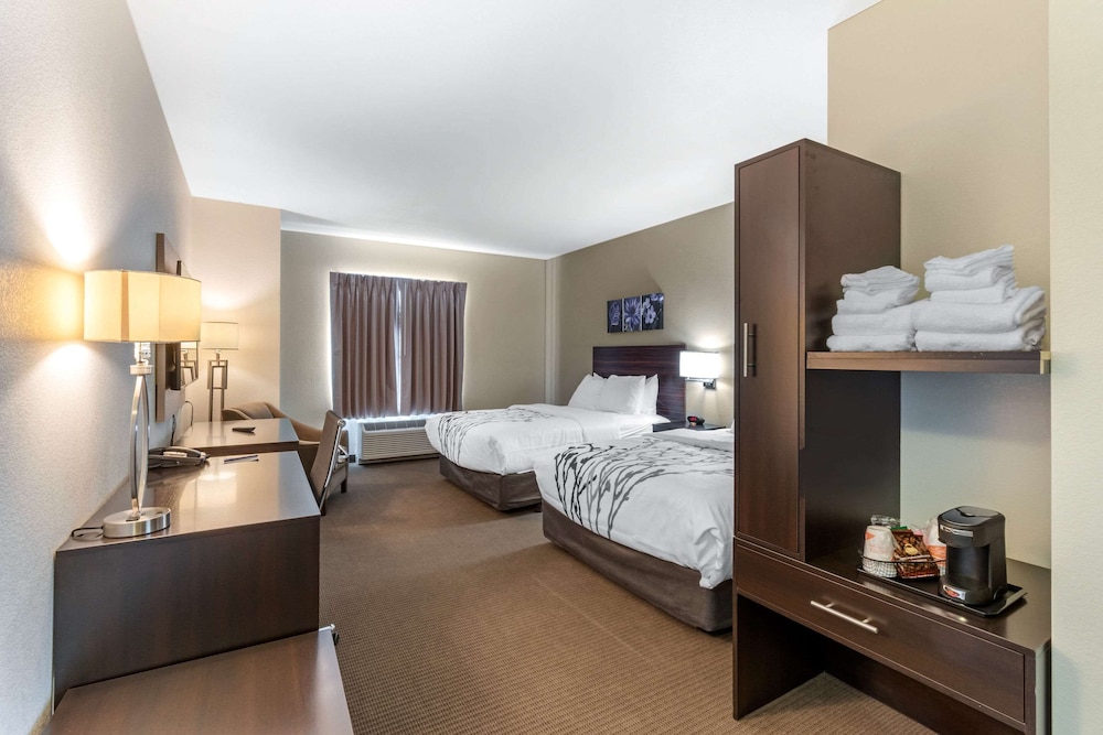 Suite, 2 Queen Beds, Non Smoking (Larger Unit)