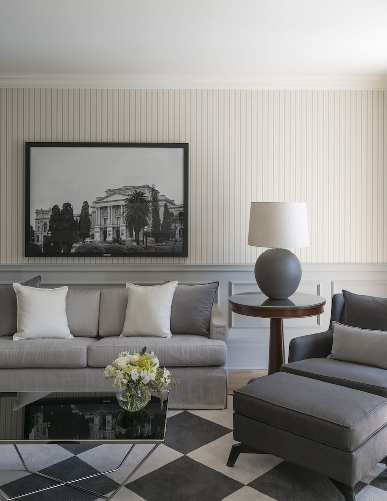 Suite (Prestige)