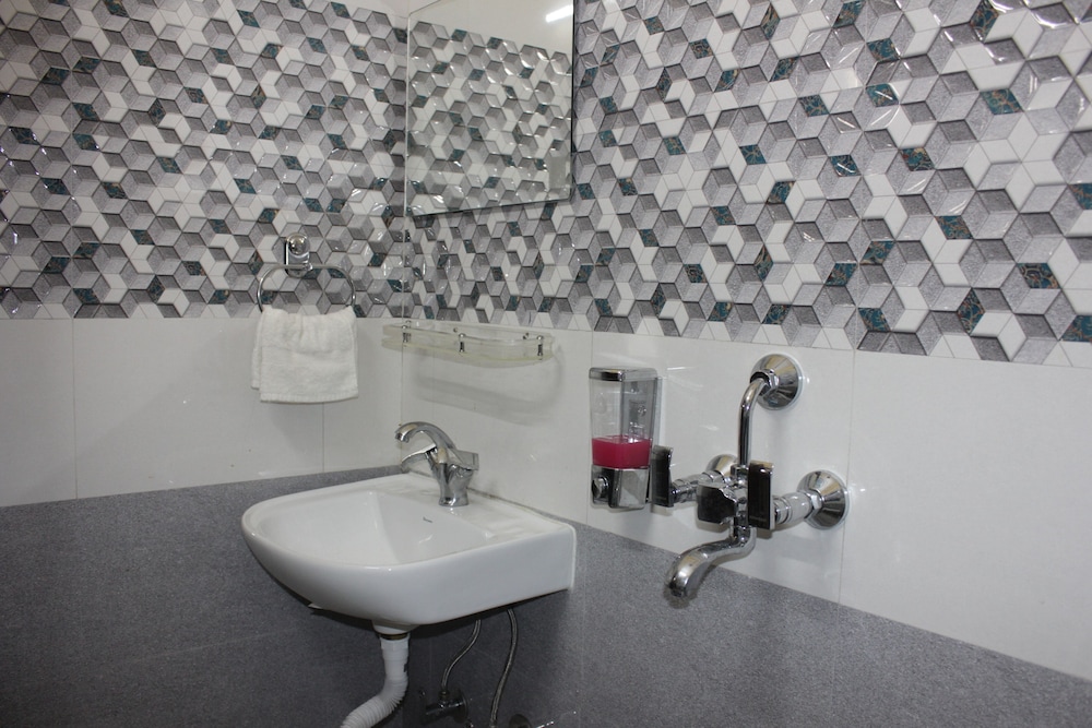 Standard Double Room - Photo 6