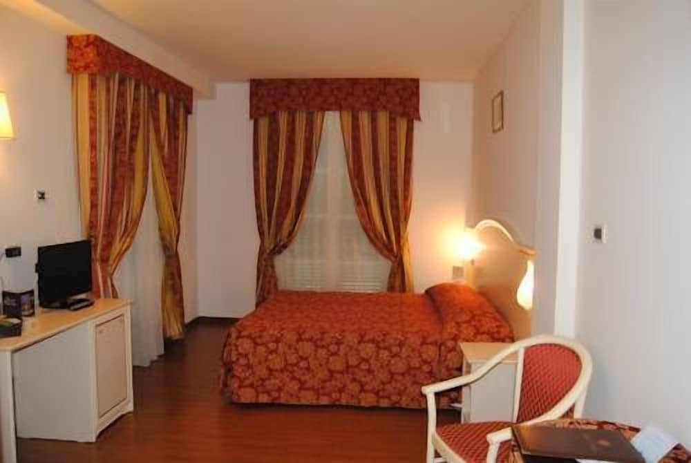 Superior Double or Twin Room photo 1