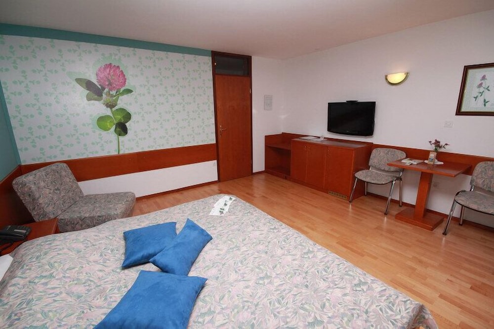 Basic Double Room - Photo 2