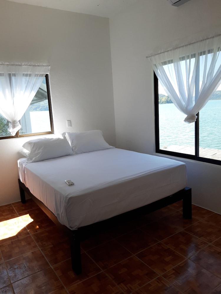 Room 5 photo 1