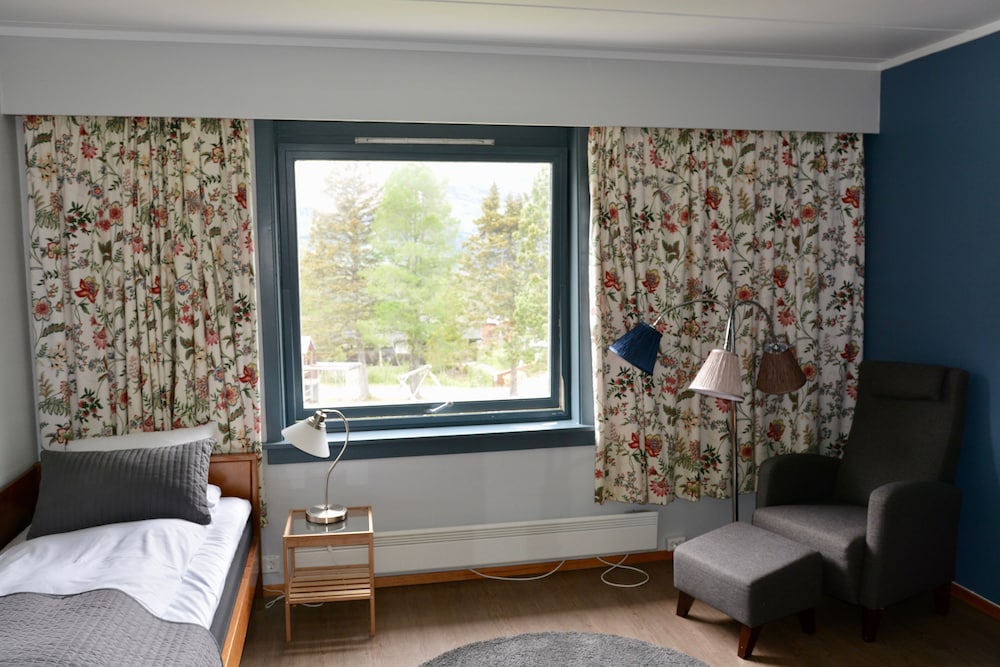Double or Twin Room (Property only reachable by train) - Photo 4
