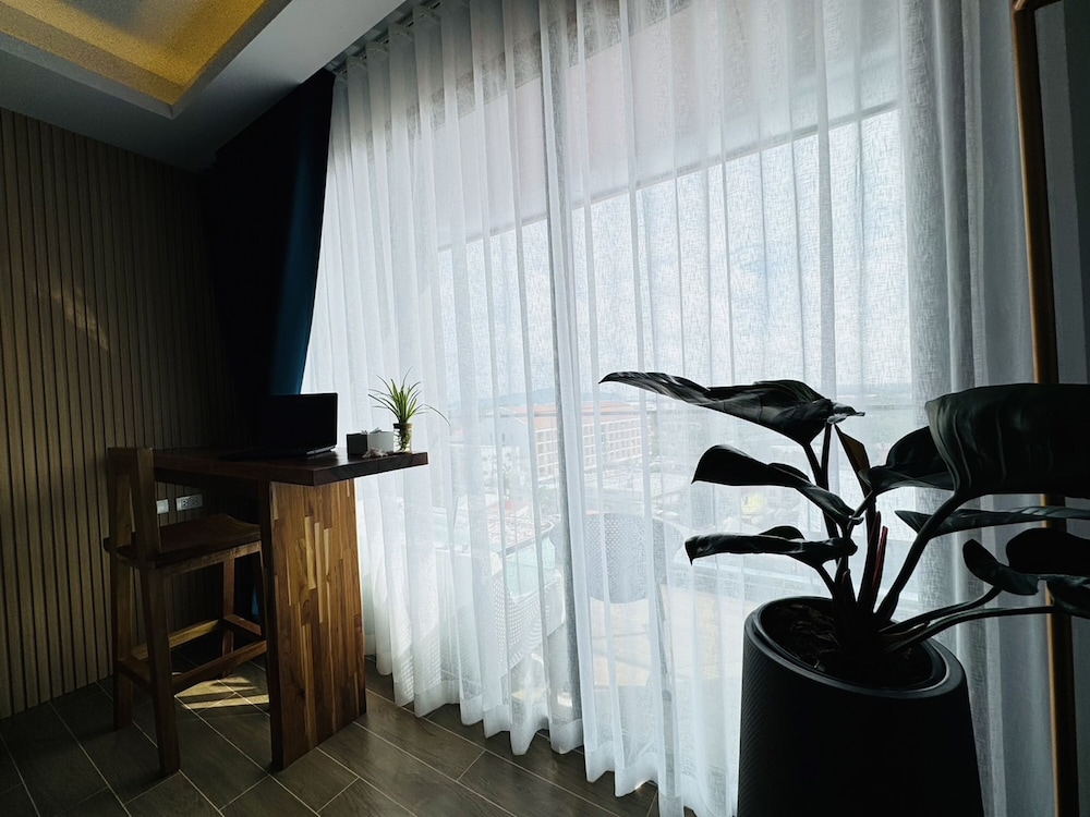 Premium Deluxe Double Room - Photo 10