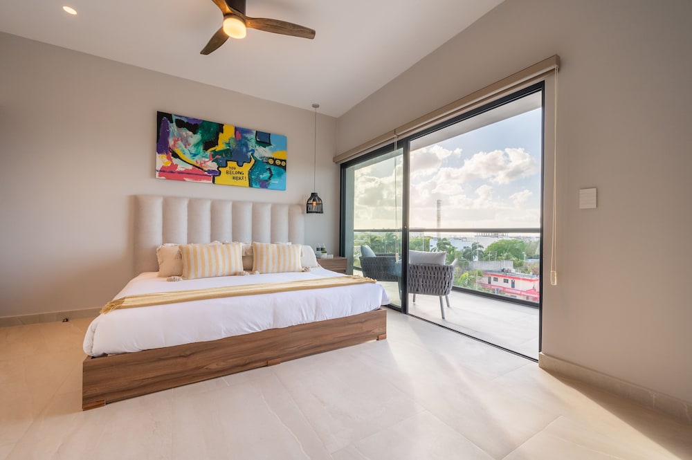 Royal Penthouse, 3 Bedrooms, Terrace, Ocean View photo 3