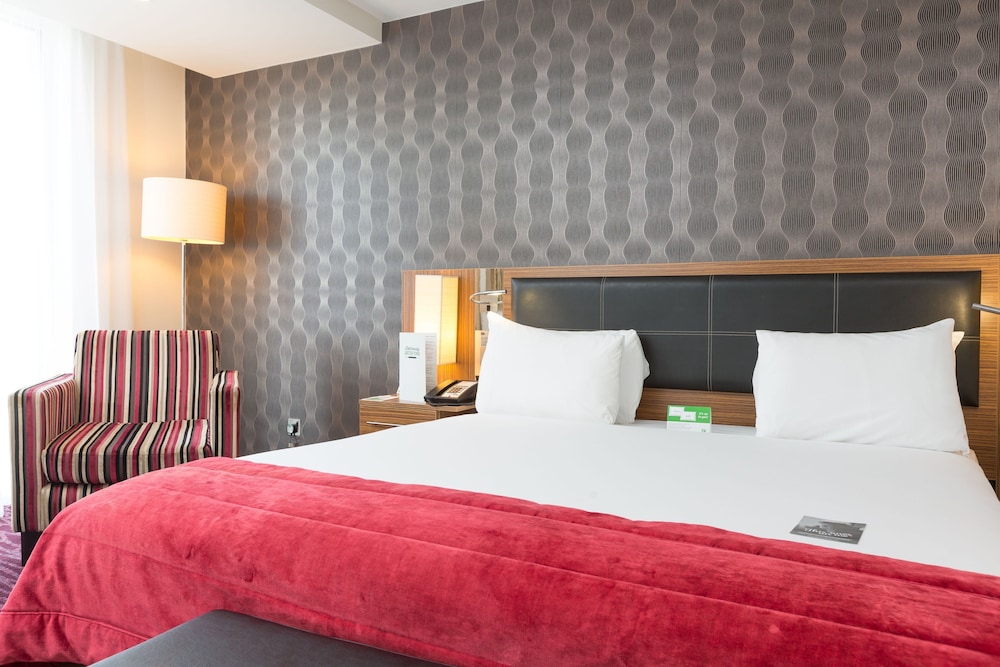 Standard Room, 1 King Bed (Top Floor) photo 2
