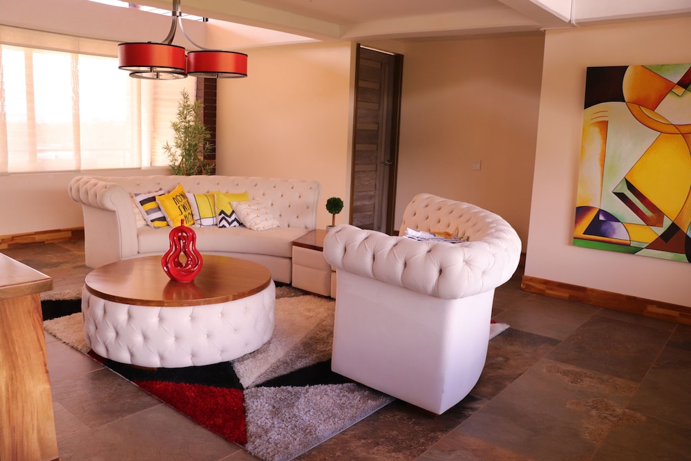 Family Room, Lake View