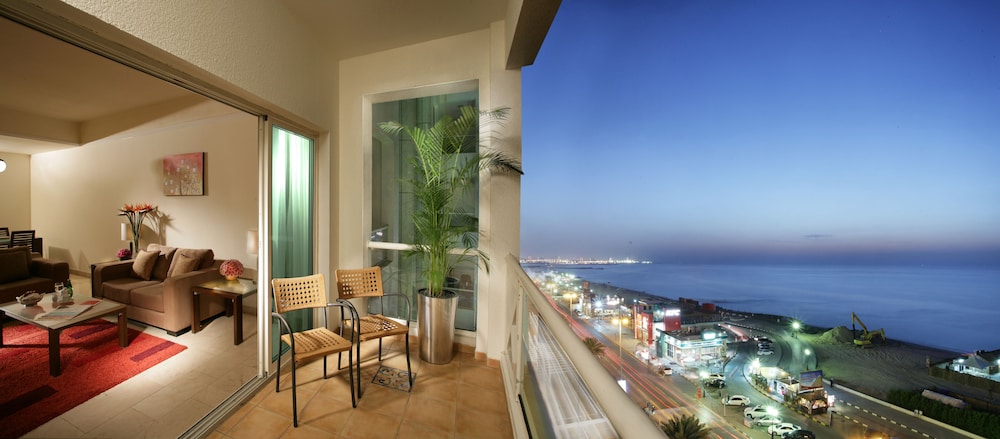 One Bedroom Suite, Twin Sea View photo 3