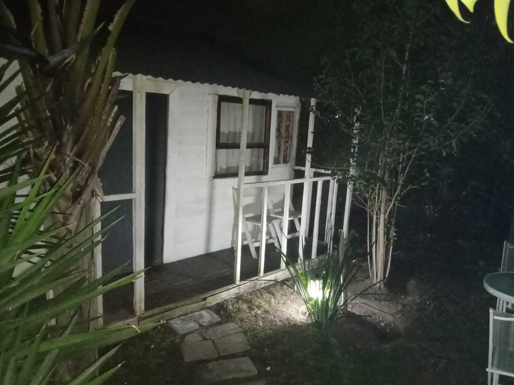 Basic Double or Twin Room, Balcony, Garden View photo 2