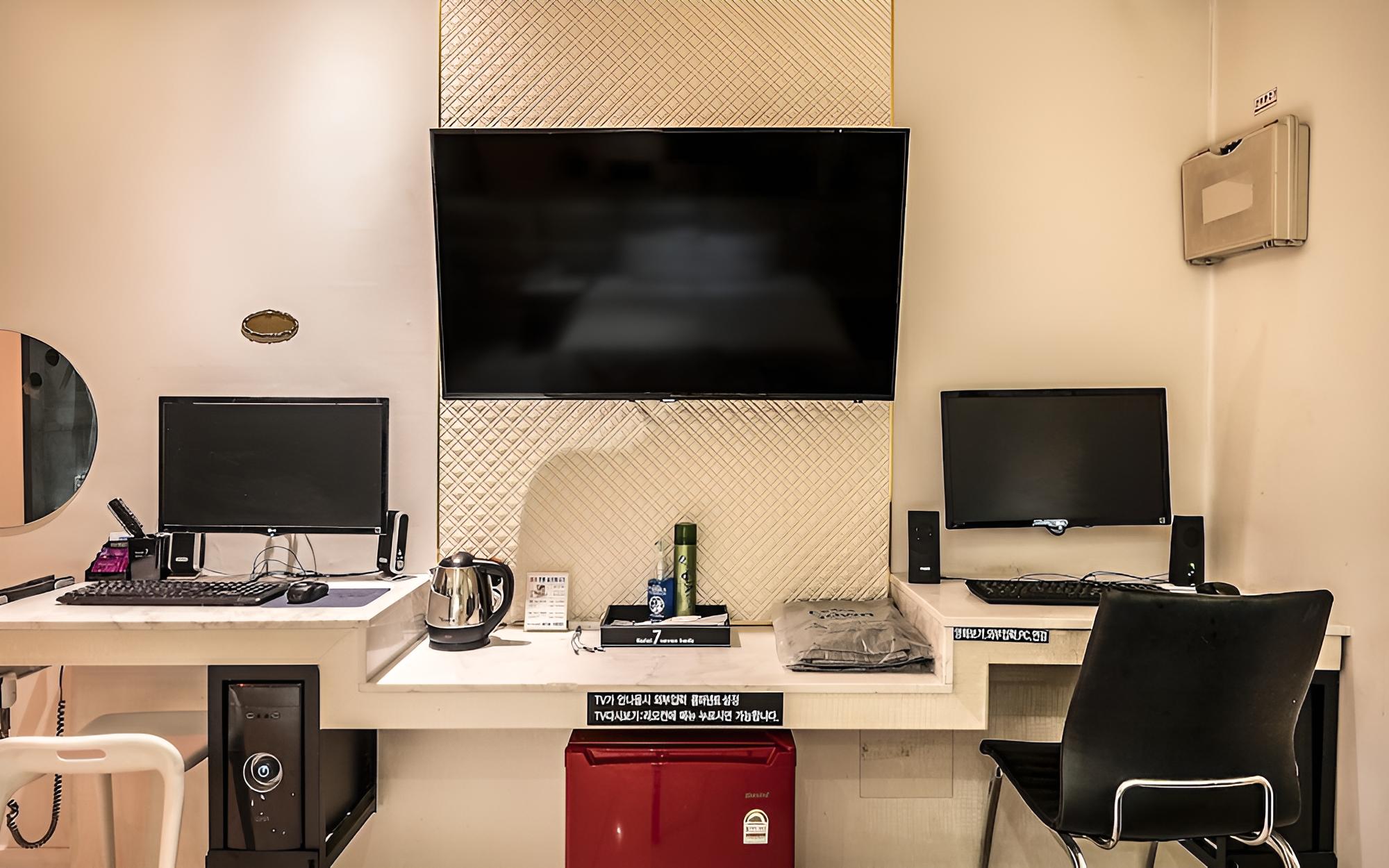 Room (Couple PC (65-inch smart TV + massage) - Photo 11