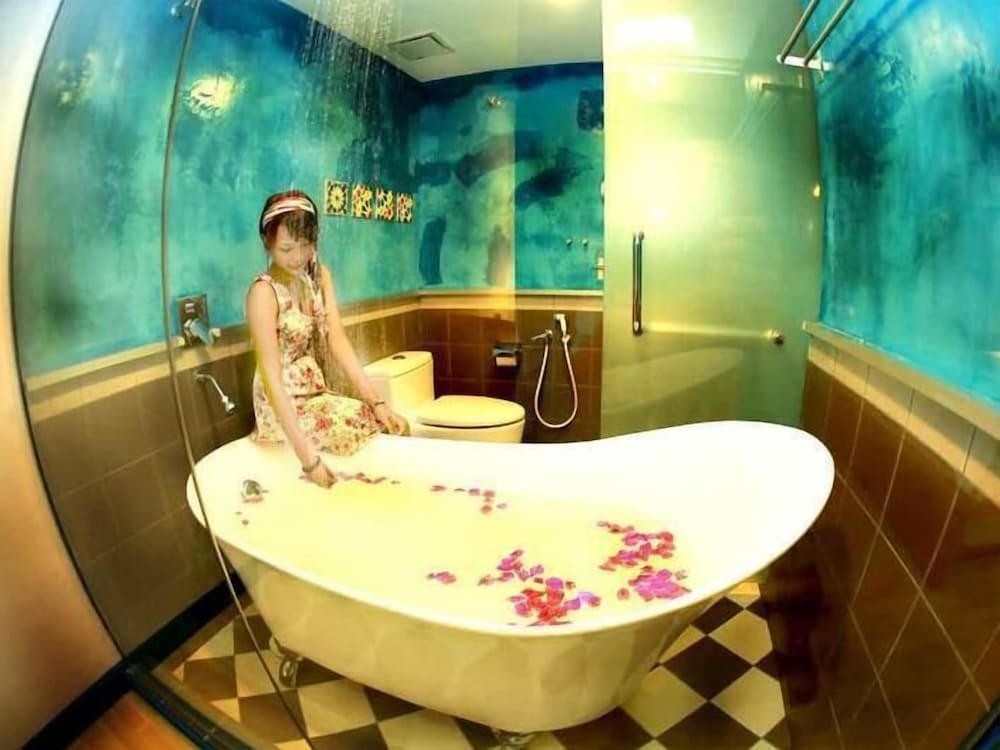Superior King Room - Photo 3