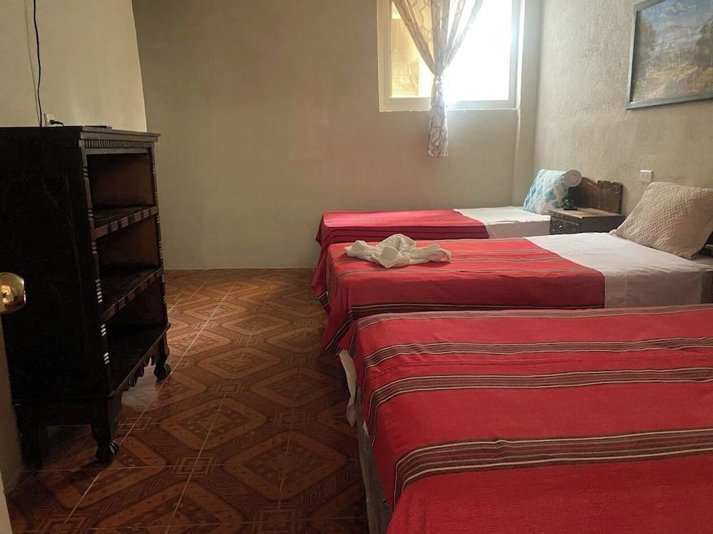 Classic Triple Room, 3 Twin Beds, Non Smoking photo 2