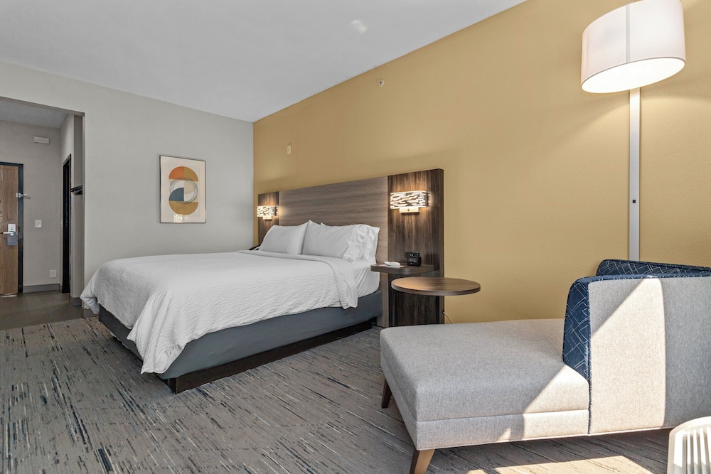 Standard Room, 1 King Bed photo 1