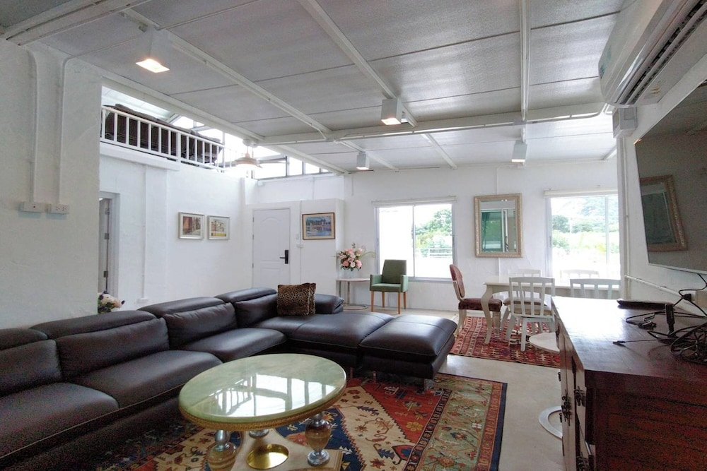 Penthouse - Photo 6