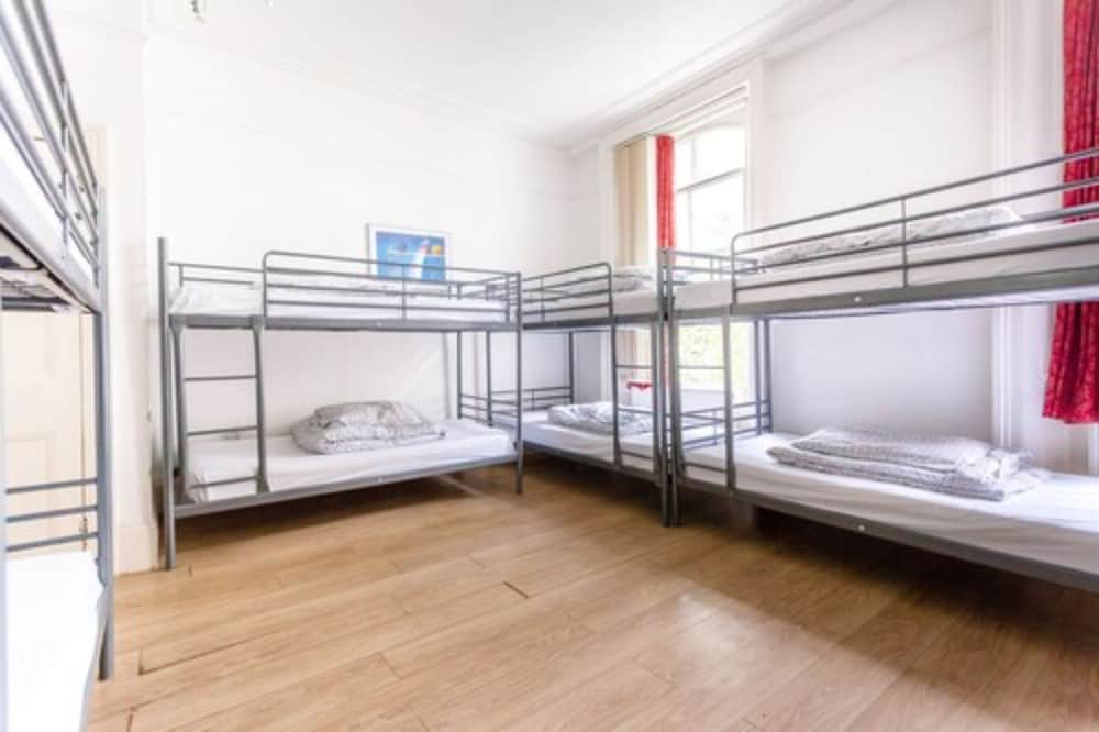 Basic Room, Multiple Beds, Ensuite photo 1
