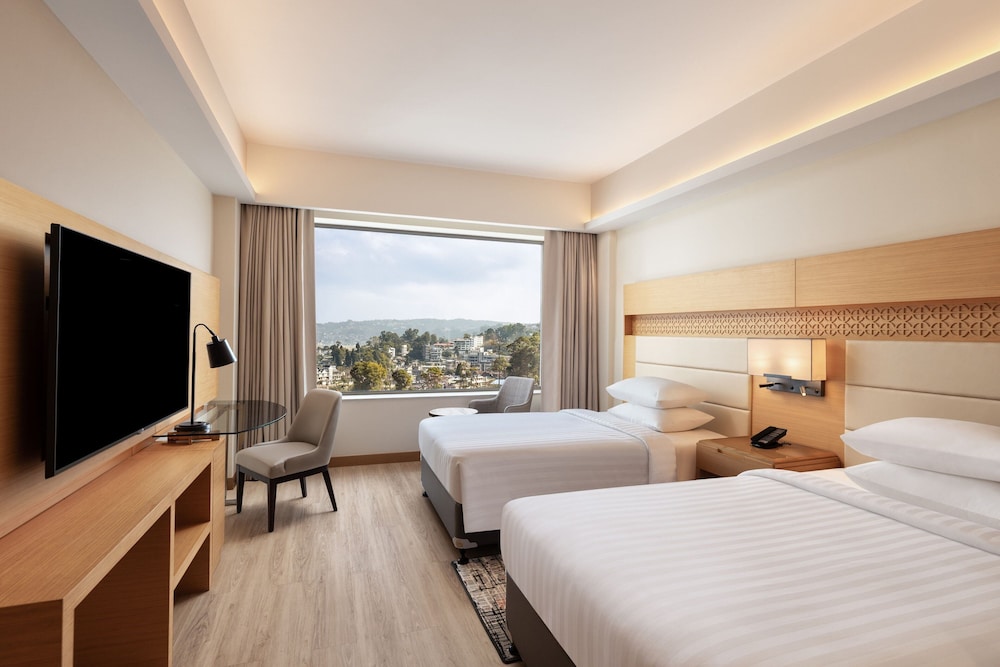 Superior Room, 2 Twin Beds, City View