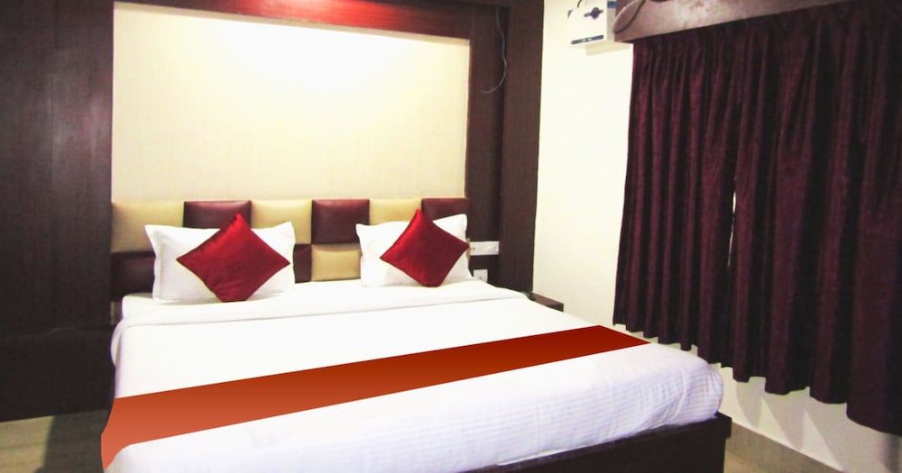 Deluxe Double Room, Multiple Beds, City View