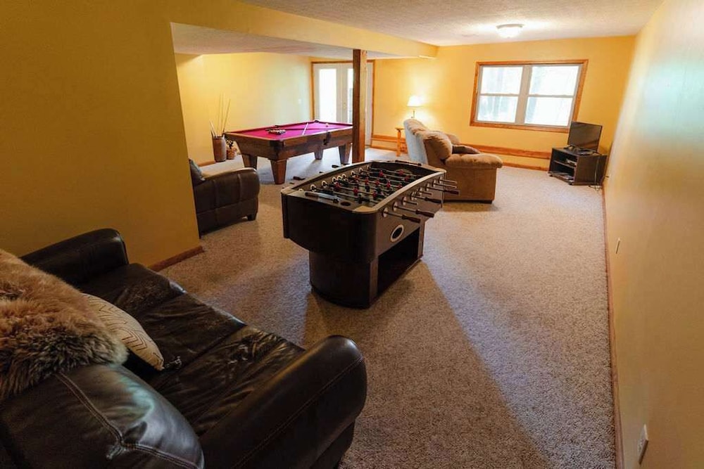 Cabin, 2 Queen Beds, Hot Tub (Rocky Ridge) photo 3