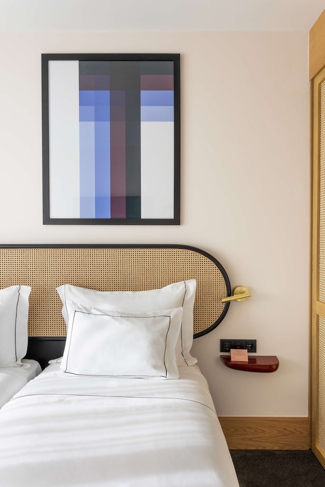 Room, 1 Queen Bed, Accessible - Photo 2