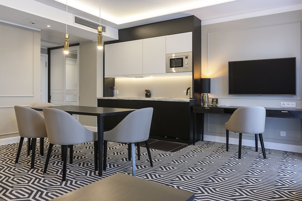 Superior Apartment, 2 Bedrooms - Photo 3