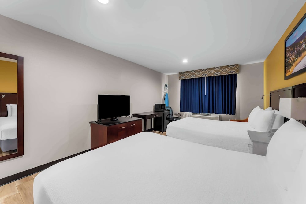 Standard Room, 2 Queen Beds, Non Smoking photo 3