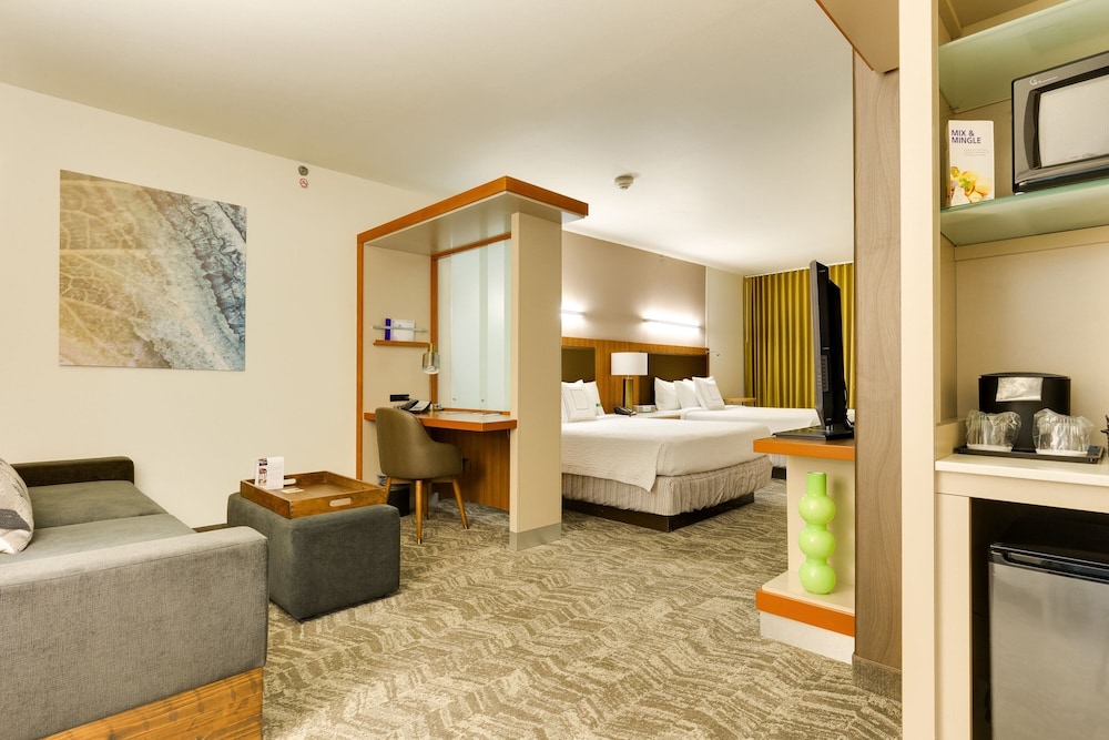 Suite, Multiple Beds - Photo 3