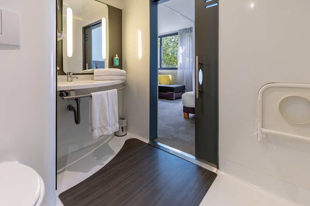 Standard Room, Multiple Beds, Accessible photo 3