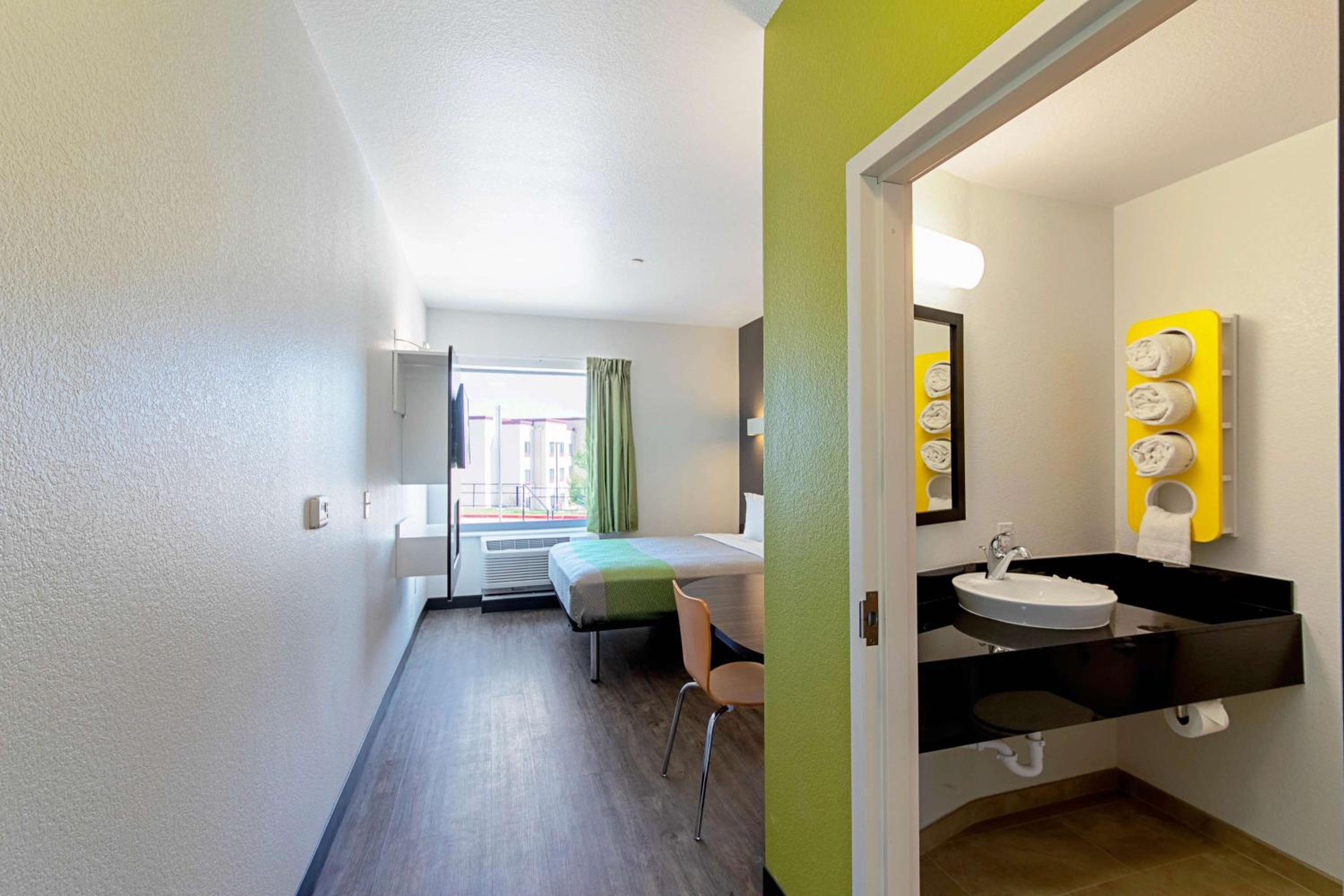 Queen Room - Photo 1
