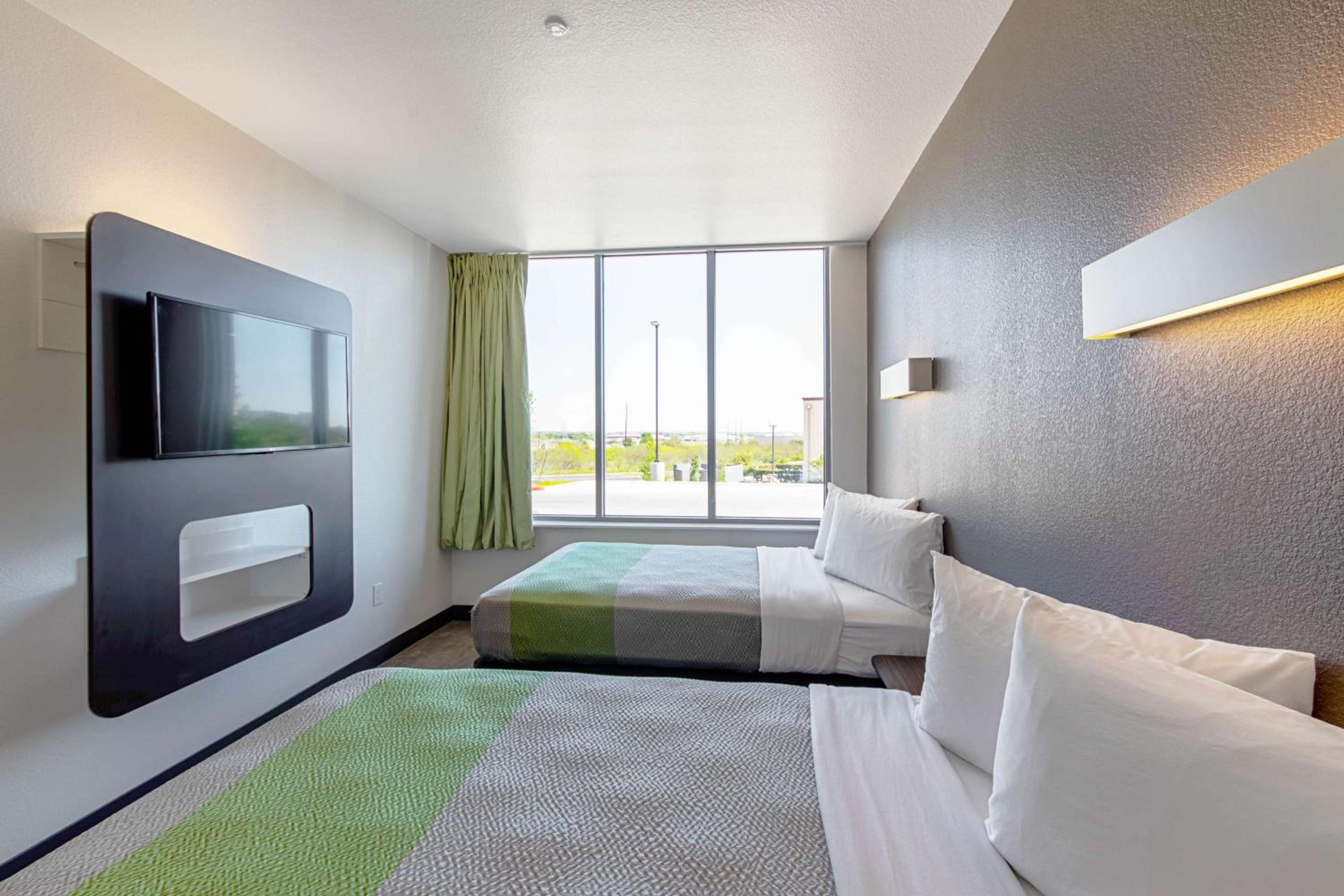 Quadruple Room - Photo 3