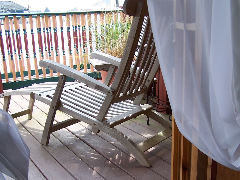 Standard Double Room, Private Bathroom (Walt Whitman) photo 3