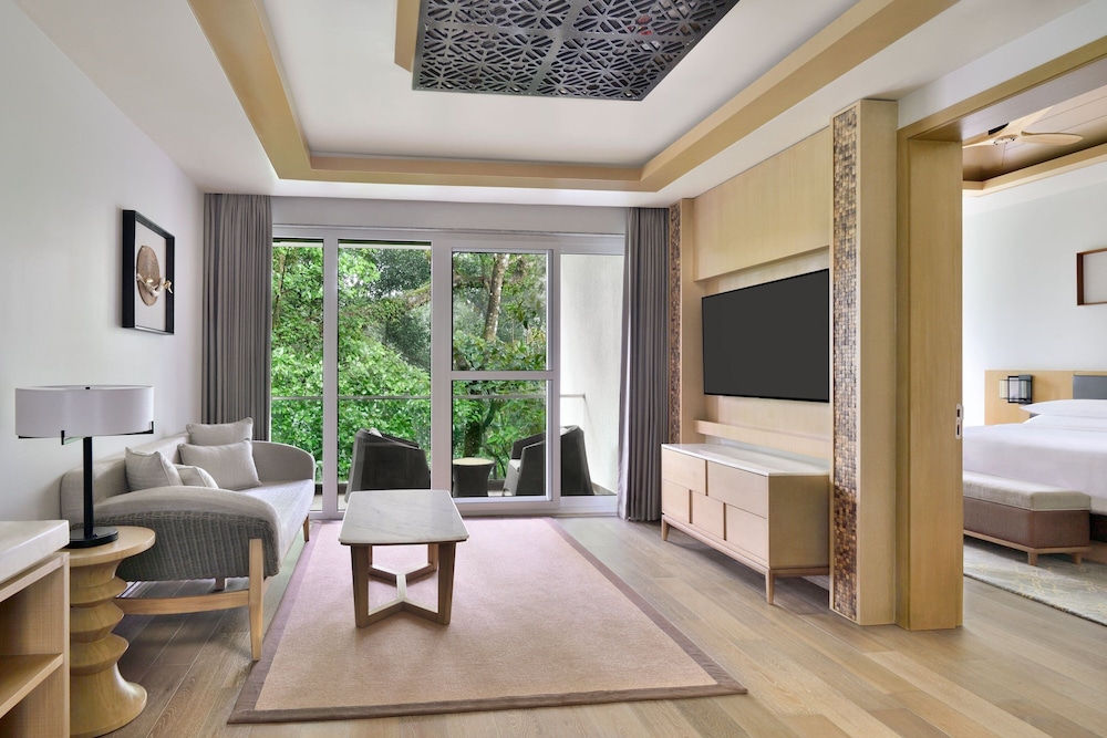 Suite, 1 Bedroom, Garden View - Photo 2