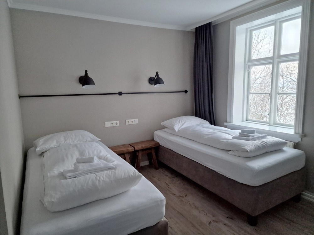 Twin Room, Lake View