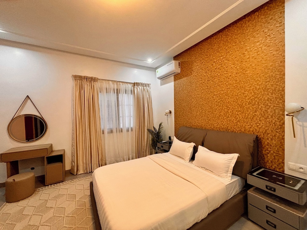 Signature Apartment photo 2