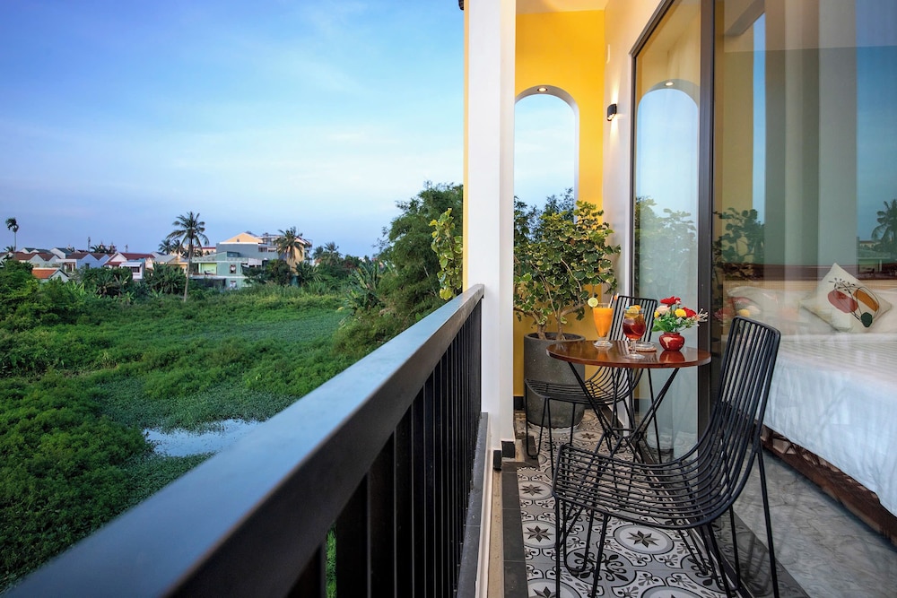 Family Quadruple Room, Balcony, Garden View