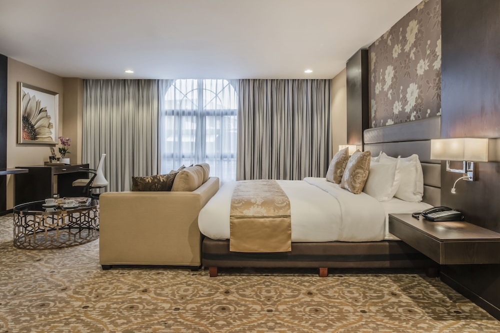 Executive Suite, 1 King Bed photo 2