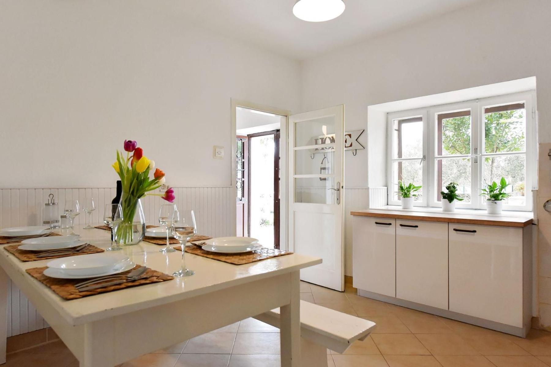 Villa photo 3