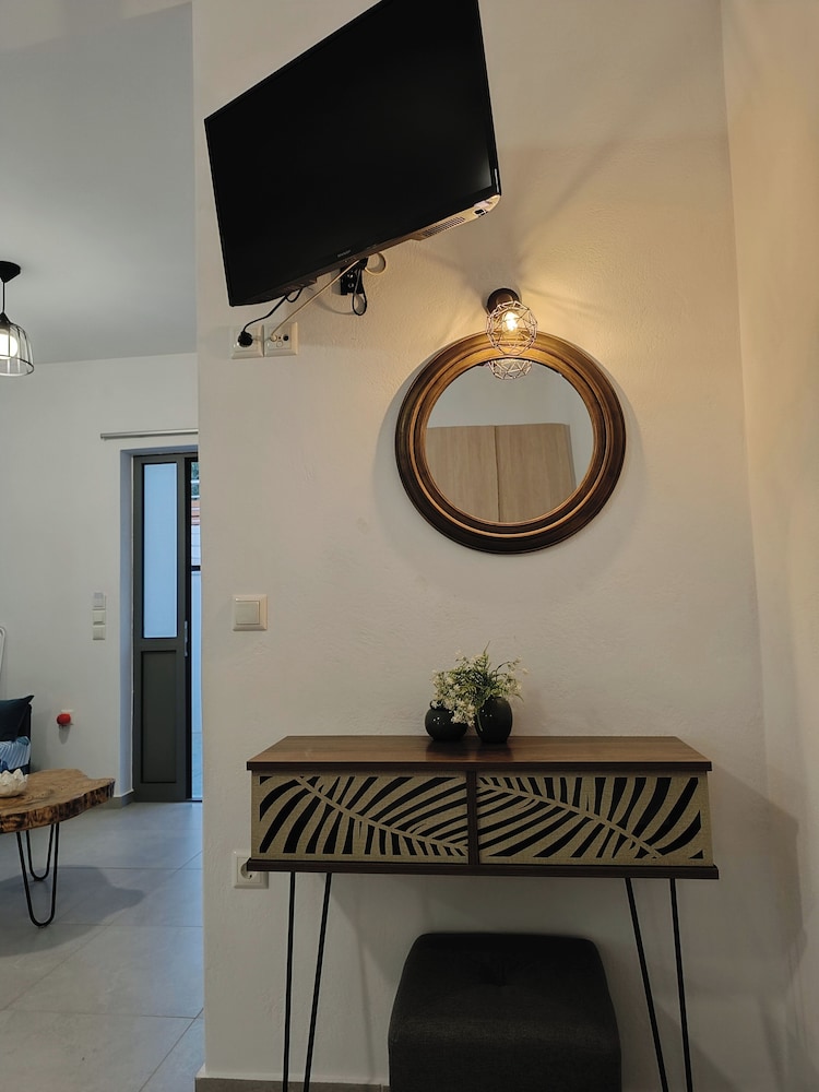 Basic Studio photo 3