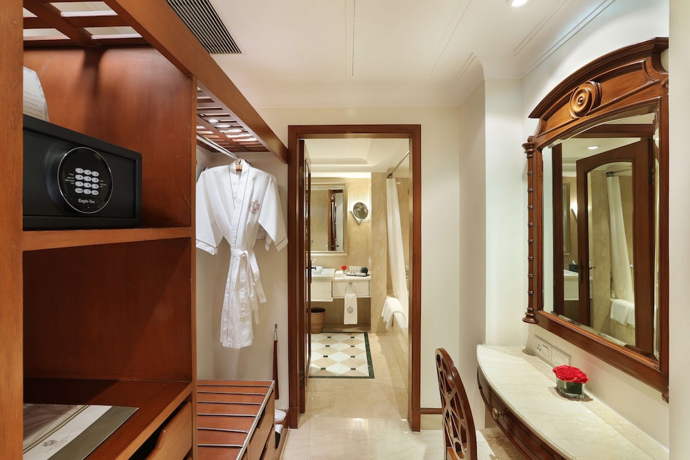 Suite (Heritage) - Photo 20