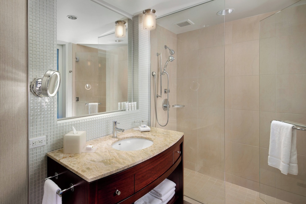 Premium Room, 1 King Bed (West Side View) - Photo 7