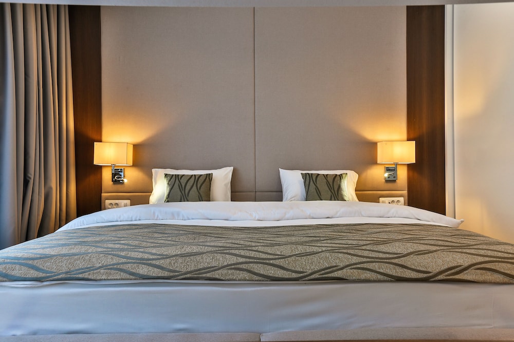 Superior Double or Twin Room, 1 Queen Bed, Terrace, Sea Facing