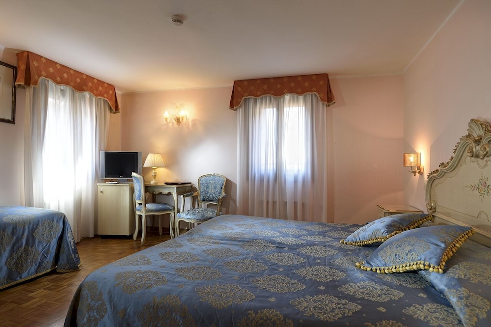 Double Room, Annex Building