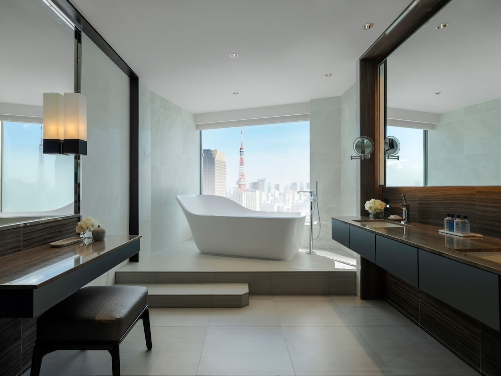 Suite, 2 Twin Bed and 1 King Bed, Club Lounge Access (Miyabi)